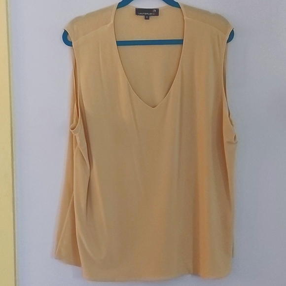 Laura Tops - Women's Plus size tank top